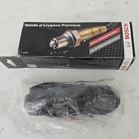 Bosch 13866 OE MFR of Oxygen Sensors For 01-05 Mazda Miata - Picture 1 of 5